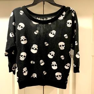 Rue 21 Black scull top💜SALE💜